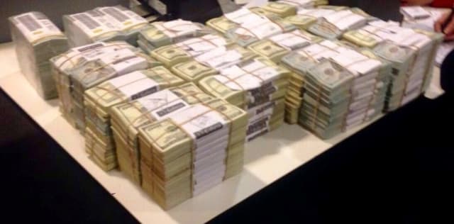 La Justicia espera un informe clave del Banco Galicia sobre los U$S 5 millones de Florencia Kirchner para avanzar en su decomiso