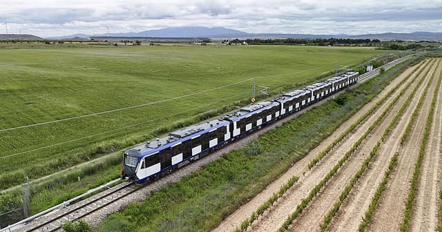 Los futuros trenes automáticos de la línea 6 de Metro, sin conductor, ya circulan en pruebas